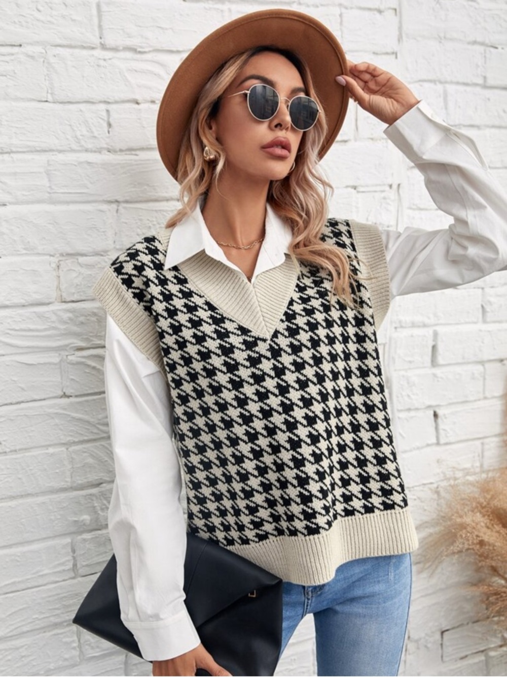 Houndstooth Knit V-Neck Sweater Vest - Cream/Black